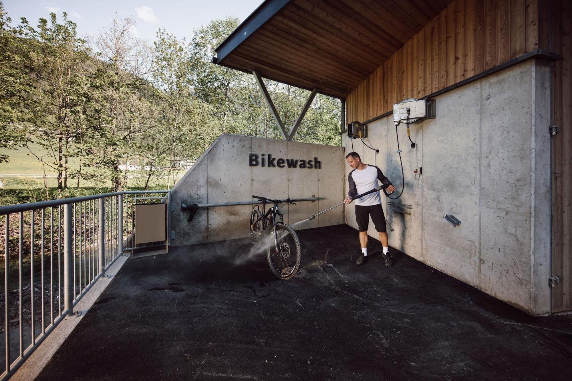 Dips&Drops - The First Bike And Ski Hub Flachau Exterior foto